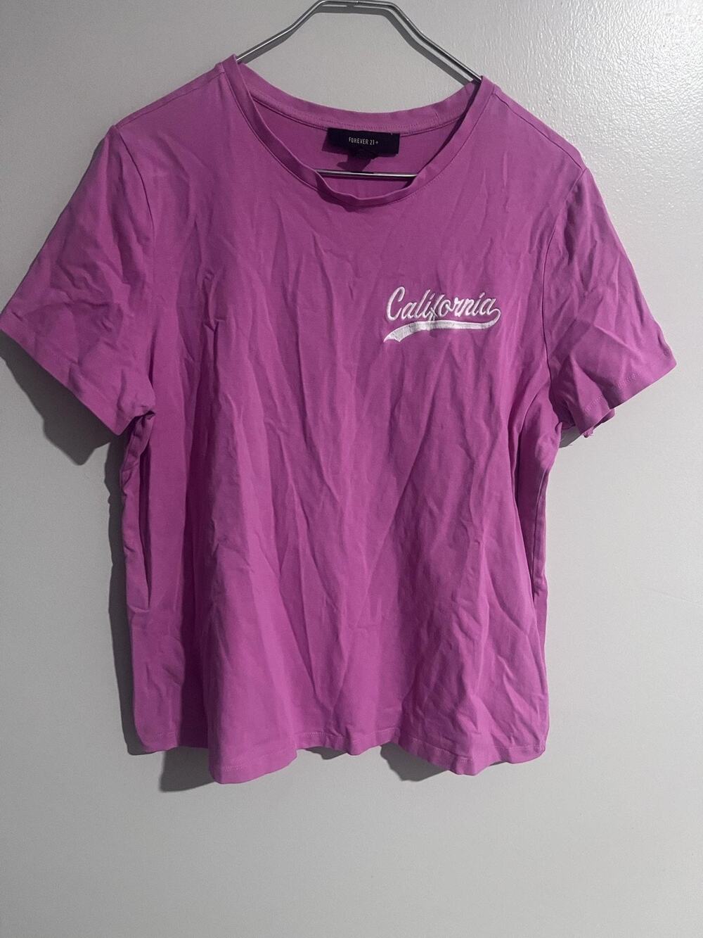 FOREVER 21 T-Shirt Womens 0X Pink Embroidered California Crew Neck Cotton